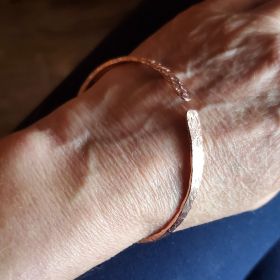 Stackable Hammered Double Canted Angle Bangles (style: 8 Gauge, size: large)